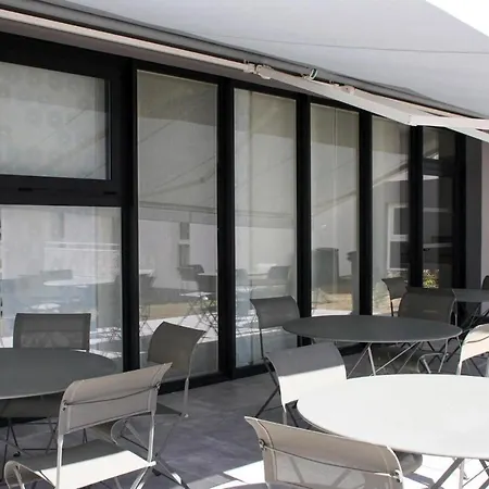 アパート Studio In The Les Coteaux De With Balcony *