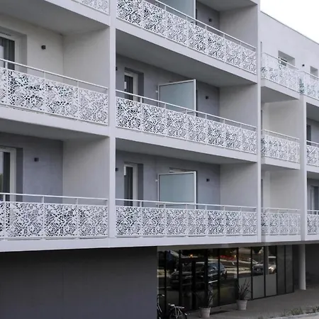 Studio In The Les Coteaux De With Balcony アパート *
